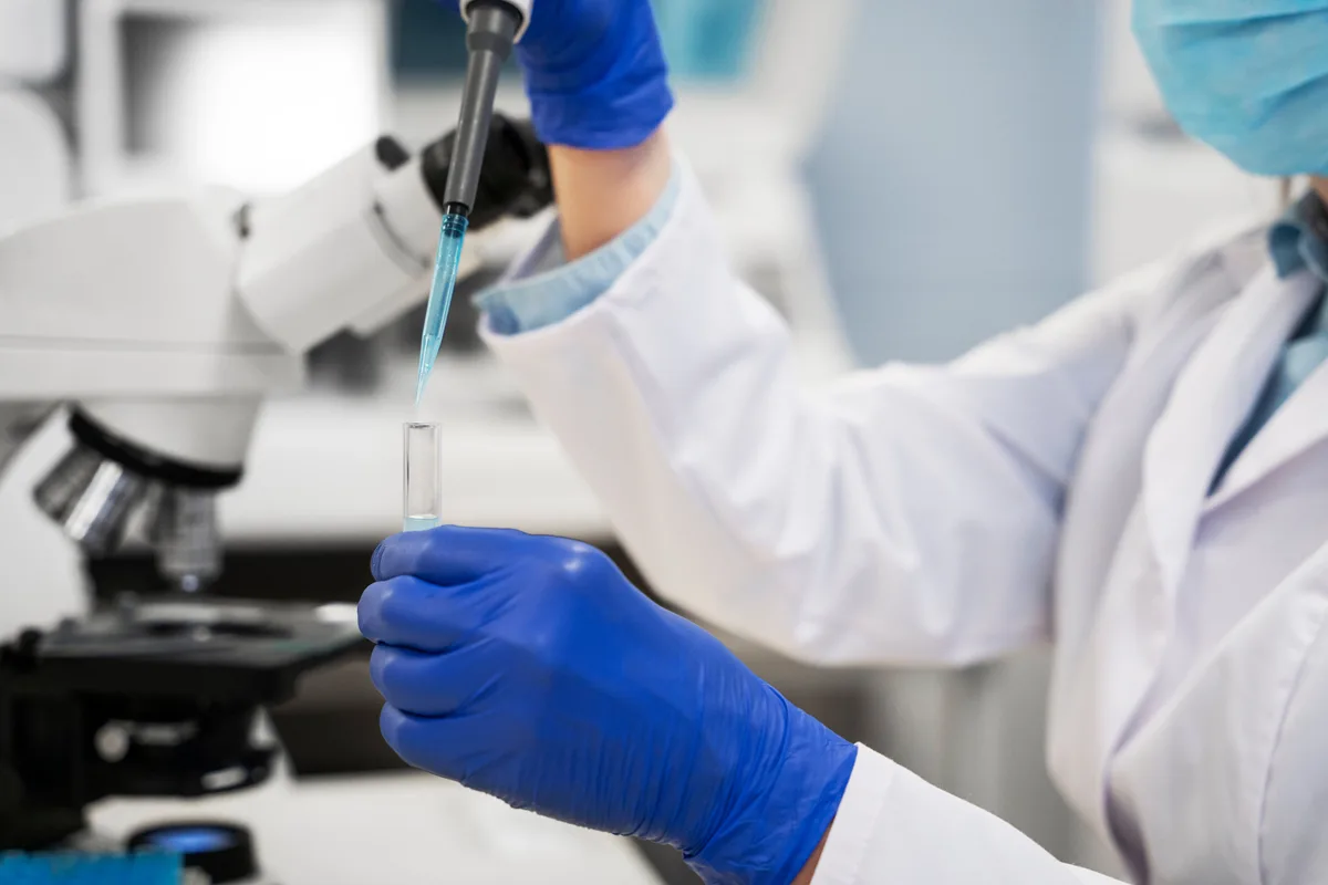 Investigadores españoles crean una innovadora terapia para revertir heridas de guerra y evitar amputaciones