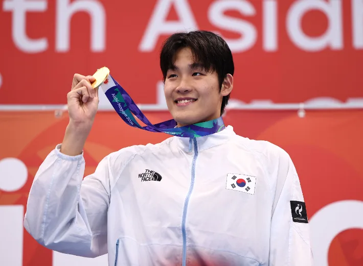 韓 수영 '금 1·동 4'…김영범, 대회 신기록으로 첫 金 사냥