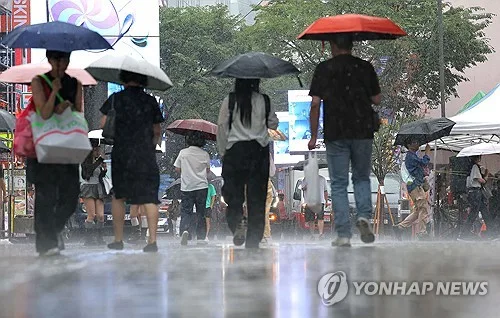 전북 흐리고 오후에 소나기…낮 최고 34도