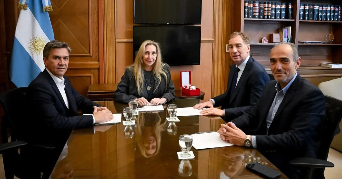 Un gobernador radical imita a Milei y suspende las PASO en su provincia