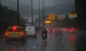 Ventania assusta moradores do Rio nesta terça; previsão é de chuva forte