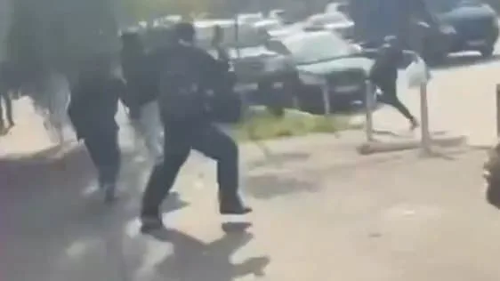 Sie filmen den Einschlag - Putin-Drohne verfehlt Studenten um Haaresbreite