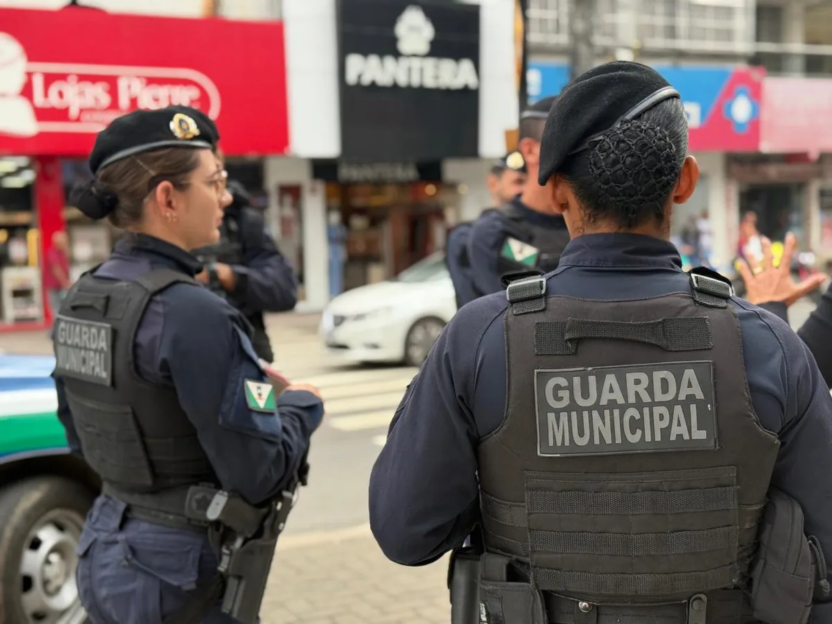 Guarda de Cariacica aborda motorista e encontra arma escondida em bebê-conforto