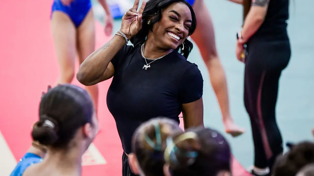 Simone Biles revela que tres enmascarados irrumpieron en su casa y robaron su Porsche de 200.000 euros