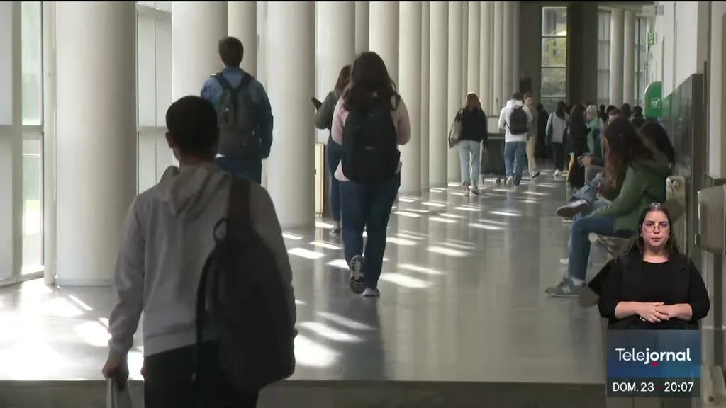 Bolsa de Incentivo atribuída pela primeira vez a alunos carenciados