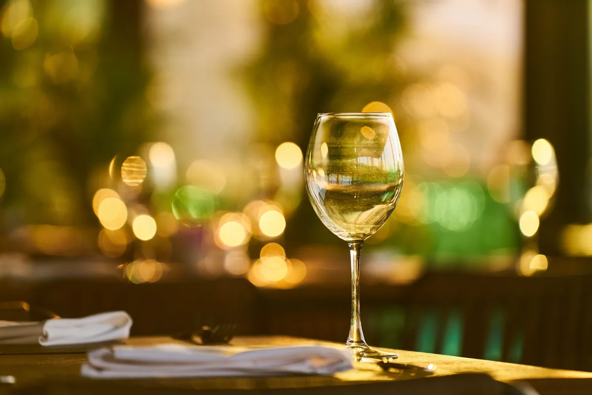Além da Chardonnay: 6 uvas brancas que os sommeliers recomendam conhecer