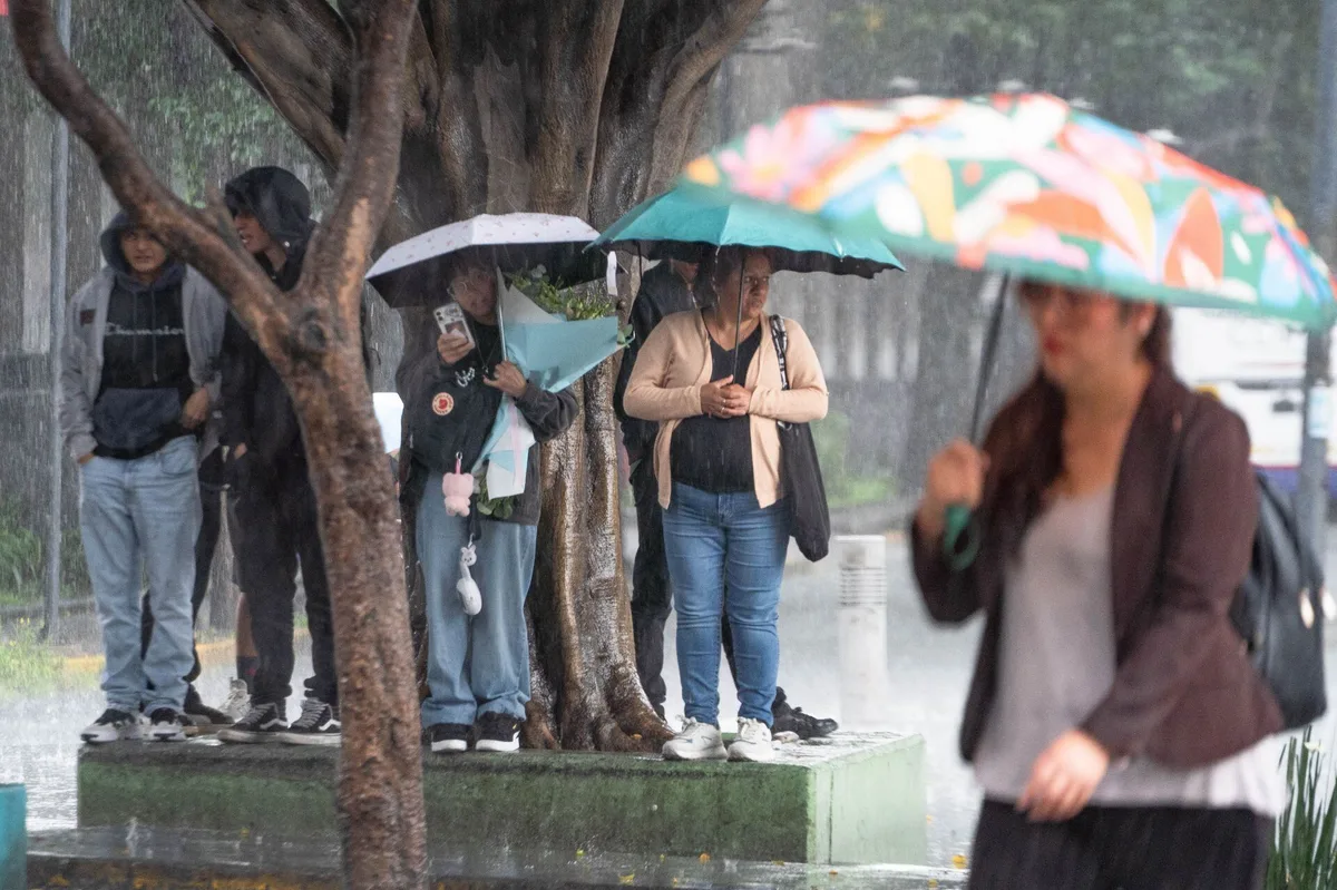 Alerta en Jalisco y Colima: ‘Simón’ tocará tierra como huracán categoría 3 o 4 el fin de semana