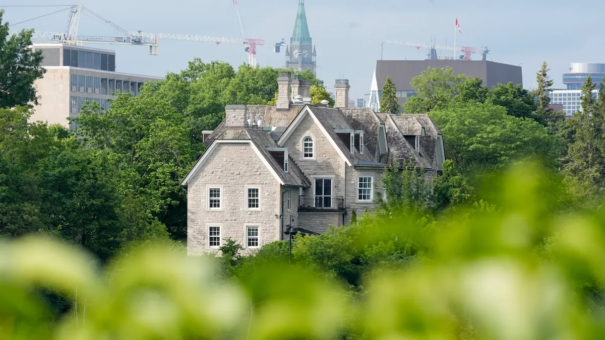Search begins for Canadian team to restore uninhabitable 24 Sussex Drive