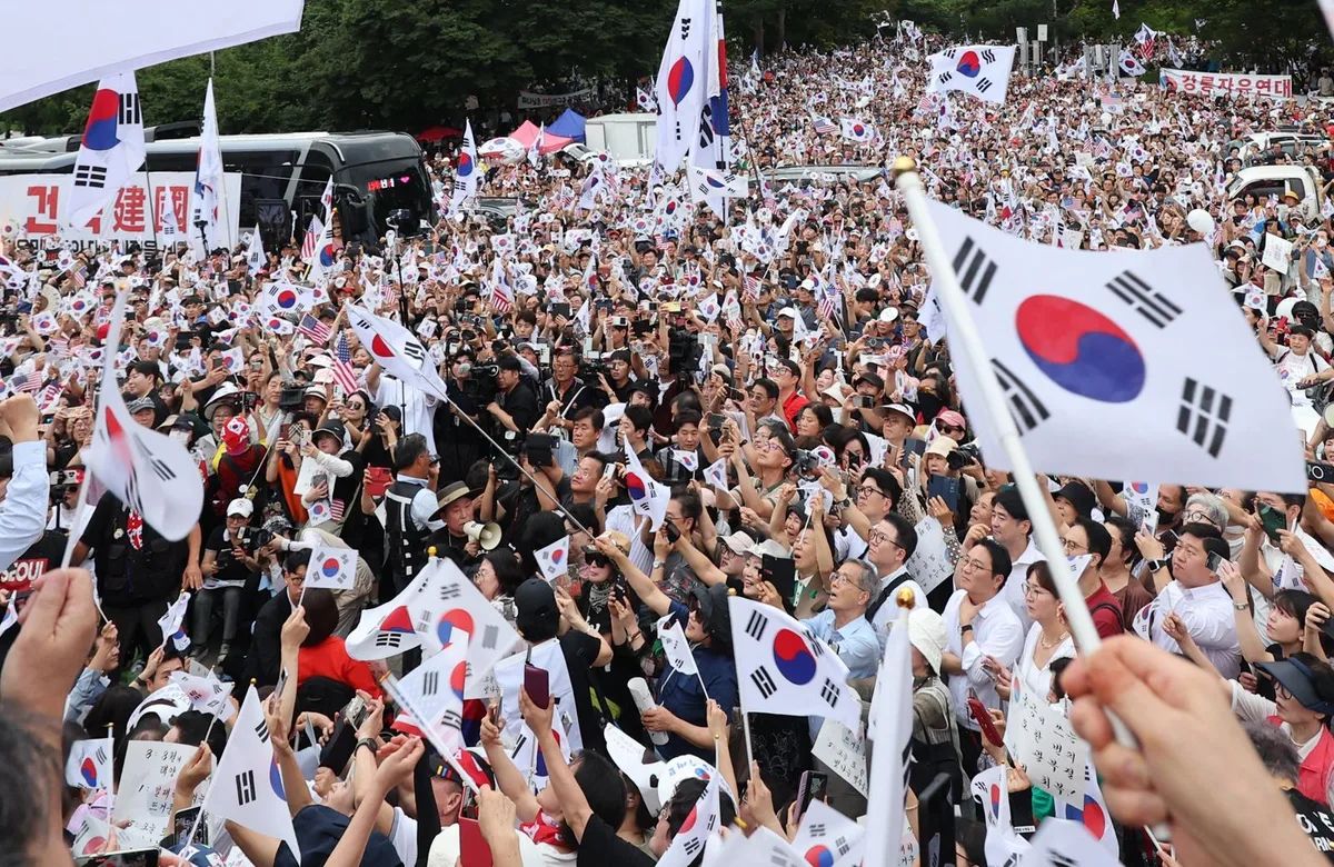 ‘올공 시위’ 석달째, 공연 줄취소… 대관료 환불만 10억