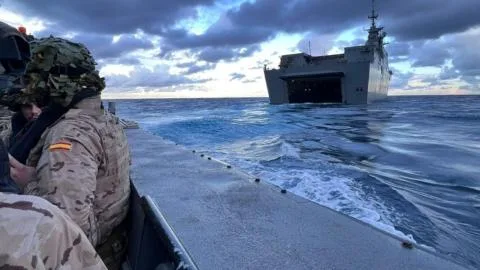 Buques de guerra marroquíes entraron en aguas de Ceuta y provocaron la intervención de la Armada española