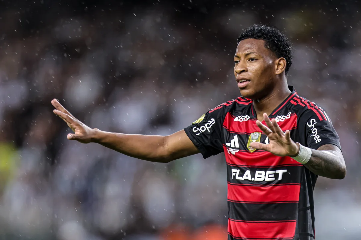 Flamengo vai contratar substituto para Plata? Saiba os planos da diretoria