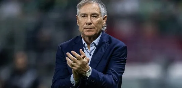 Técnico do Cerro celebra empate: 'Jogar 4 vezes com Palmeiras é loucura'