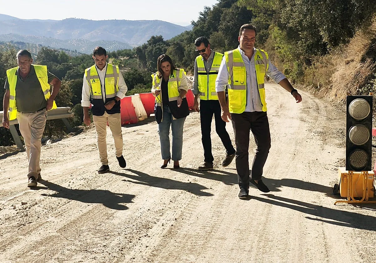 La Junta reabre de forma provisional la A-4154 entre Algarinejo y Priego de Córdoba tras cumplir el plazo asumido con los vecinos