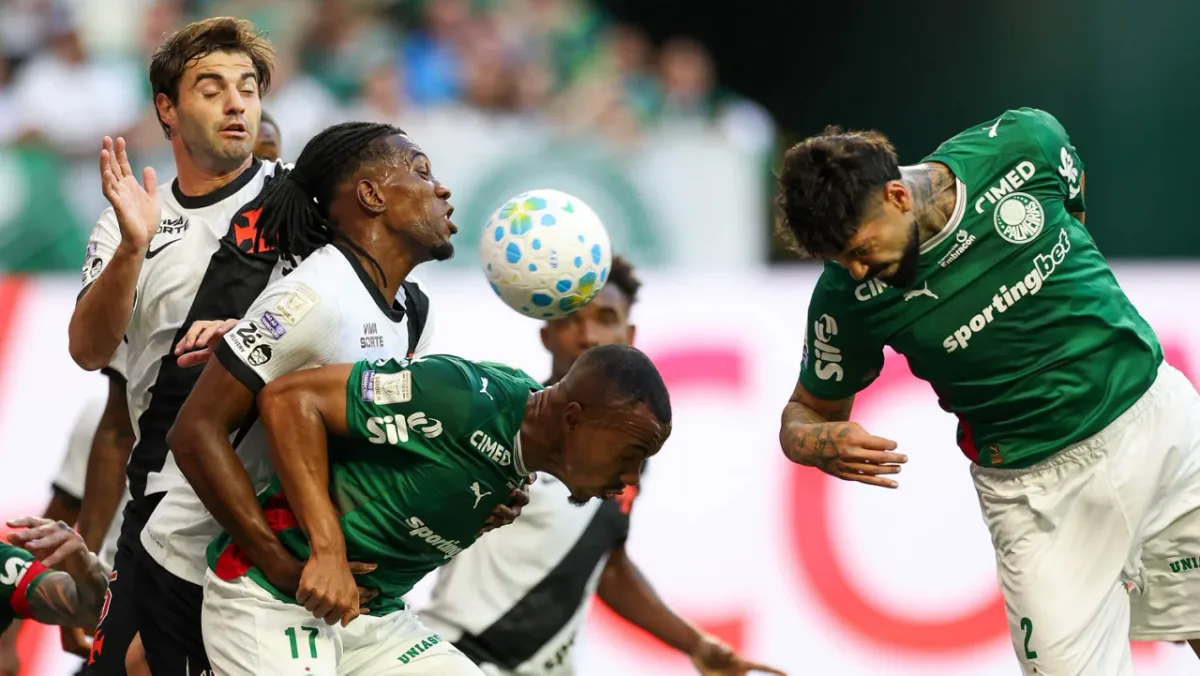 Léo Jardim lamenta “apagão” do Vasco em goleada sofrida contra o Palmeiras