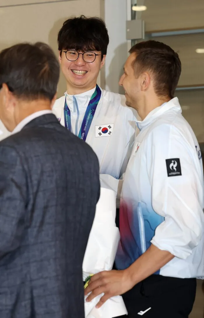 AG 金 이현중의 시선, 벌써 NBA 도전를 향했다. 26일 포틀랜드 출국. 포틀랜드 측도 이현중 활약상을 지켜봤다.