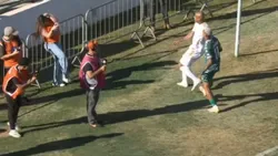 INSÓLITO: repórter desmaia depois de ser atingida por bolada «à queima-roupa»
