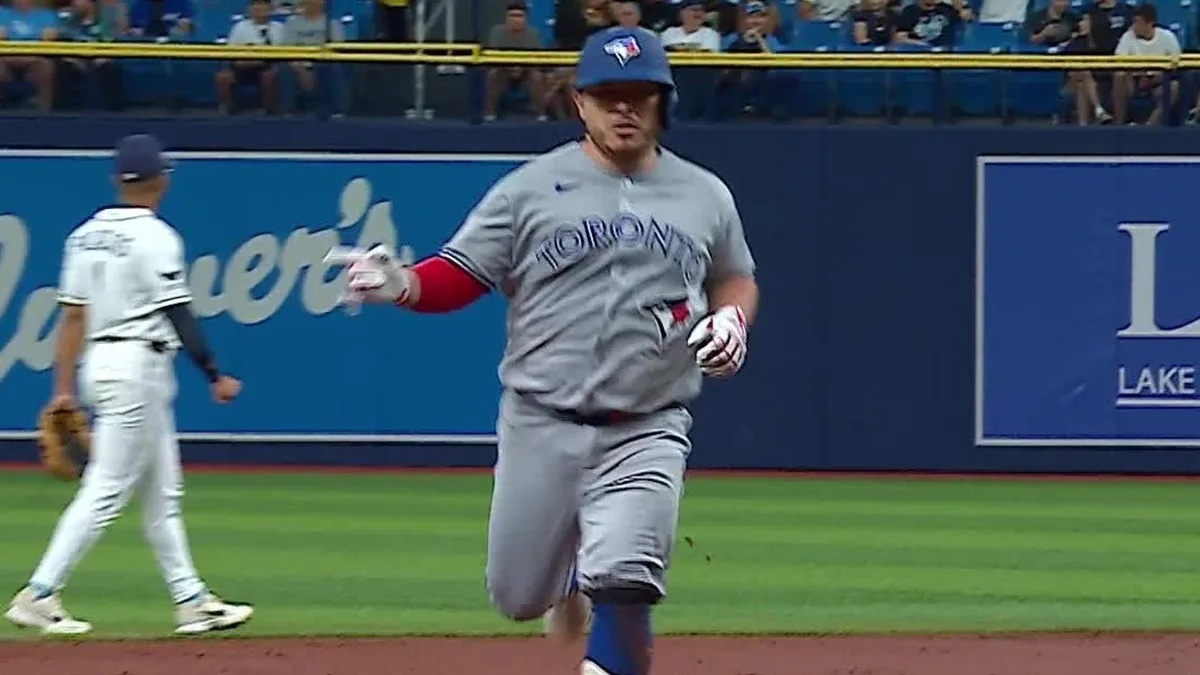 Blue Jays’ Kirk smashes laser to left-centre field for two-run homer