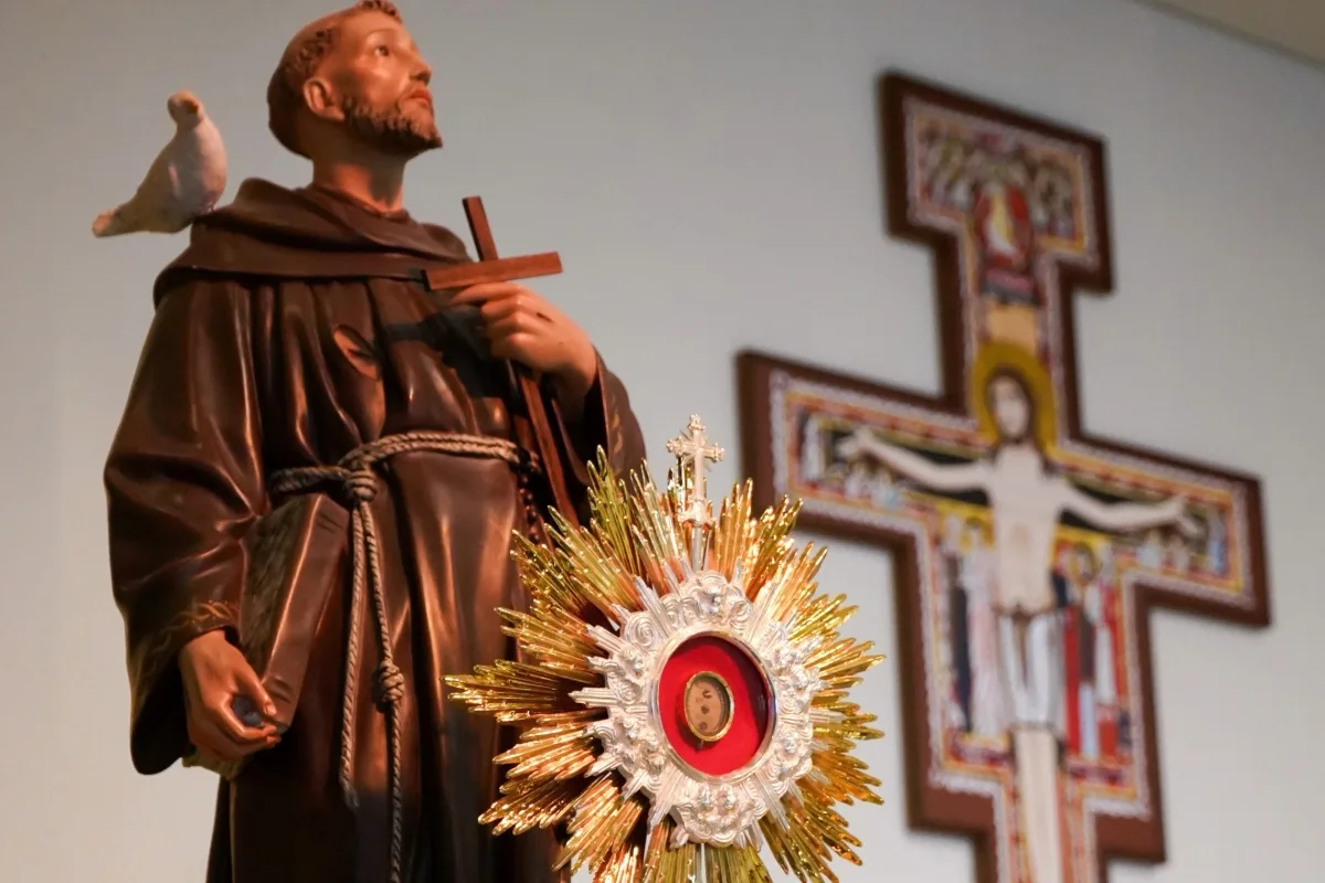 Igreja em SP recebe relíquia de 1º grau de São Francisco de Assis
