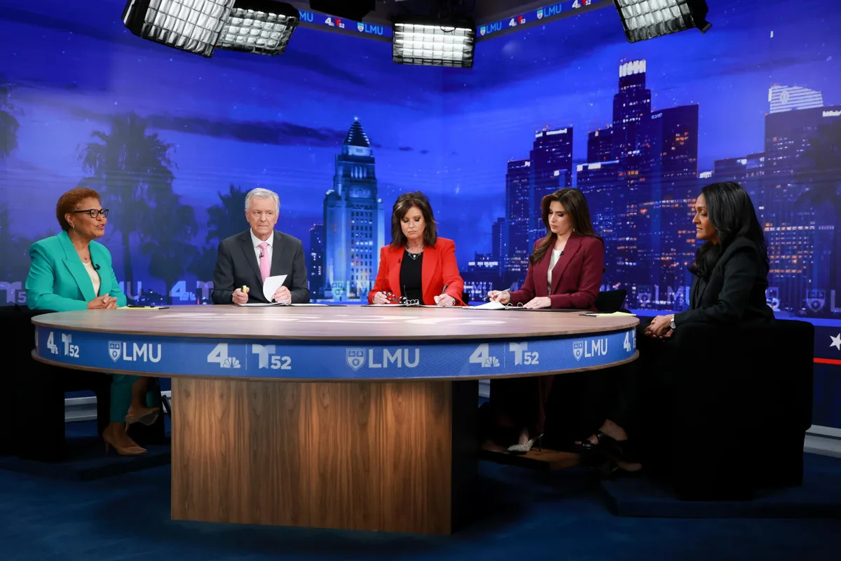 Live chat: Our columnists analyze L.A.'s mayoral debate