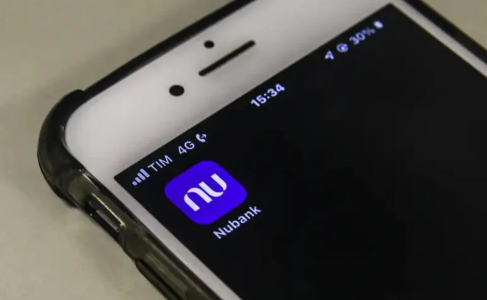 Justiça autoriza Nubank, Itaú, Caixa e BB a bloquear contas de clientes com dívidas: veja as mudanças