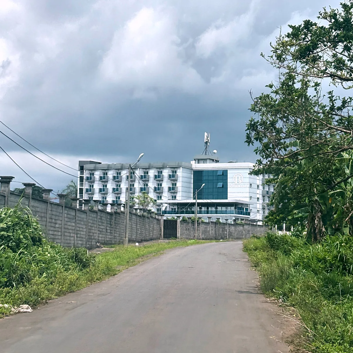 5 Deportees Are Flown by US to Equatorial Guinea After they Resist Deplaning in Liberia