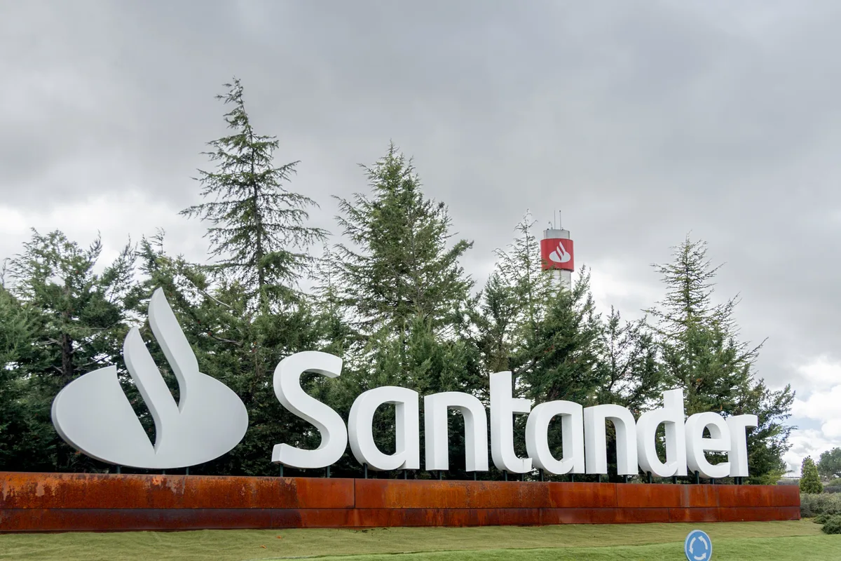 El Santander rozará los 200.000 millones de valor tras cerrar la ampliación para comprar Webster