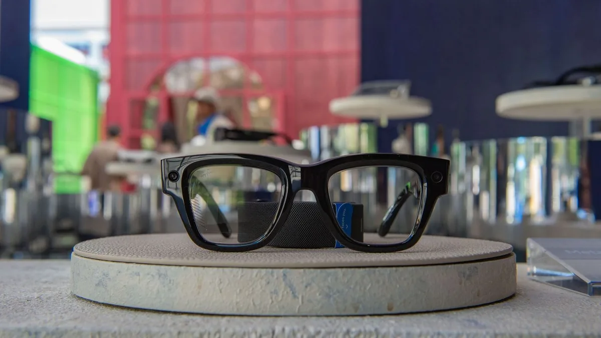 Facebook-Konzern: Meta bringt KI-Brille mit Display auch nach Deutschland