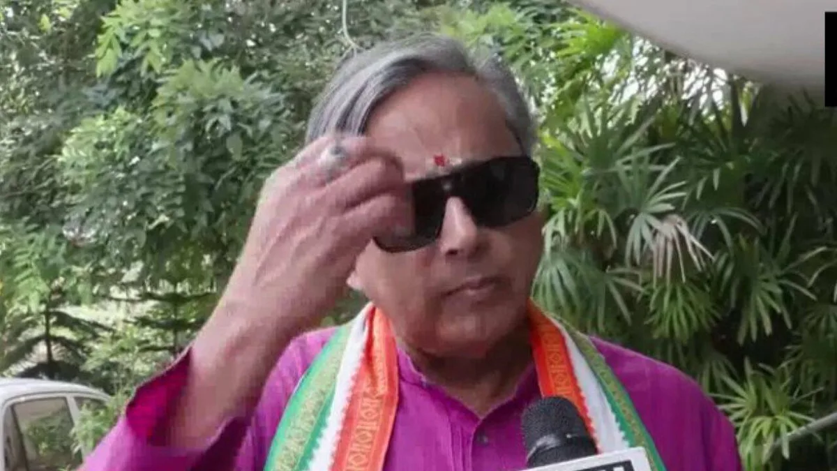 ‘India is not Bangladesh or France’: Tharoor hits back at BJP, says opposition backs peaceful protest