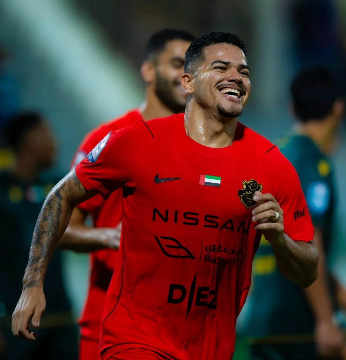 Rikelme marca na estreia do Shabab Al Ahli na temporada e se torna jogador local nos Emirados