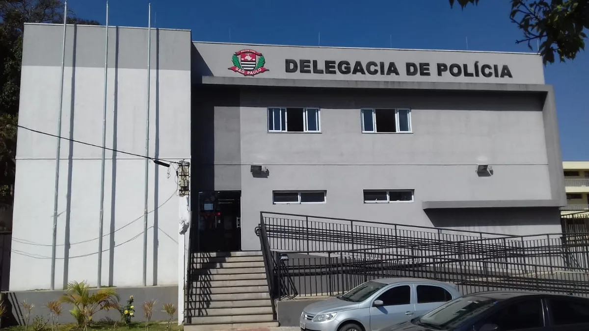 Corpo decapitado é encontrado em estado de decomposição em mata de Piedade