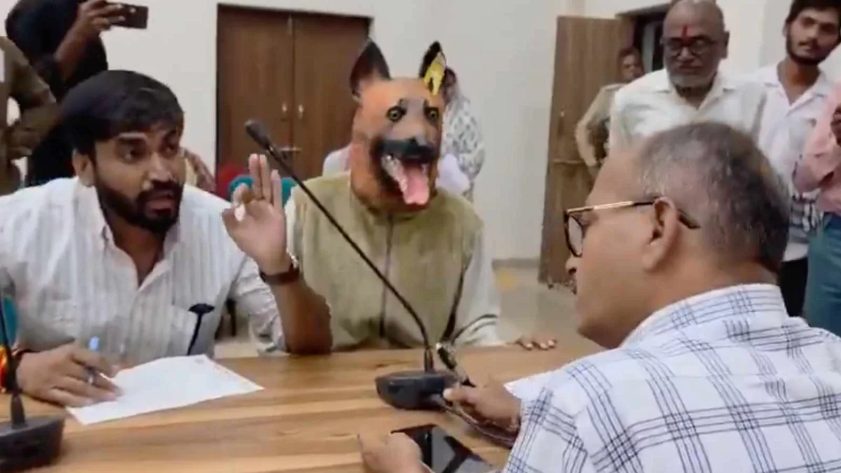 A man in a dog suit, a peculiar protest in Madhya Pradesh Collectorate office