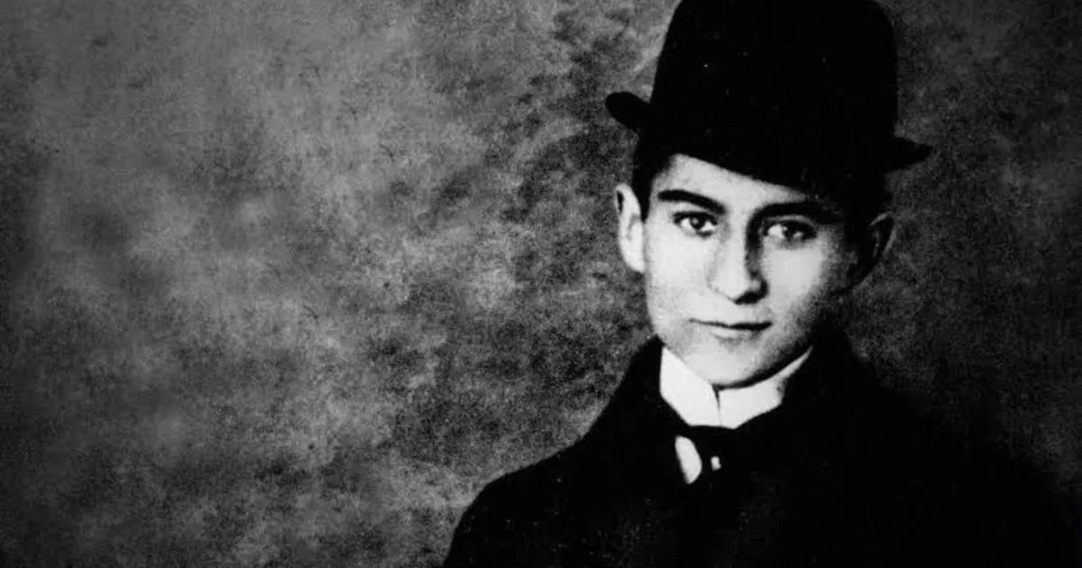 Franz Kafka, escritor, sobre cómo enfrentarse al mundo: "En tu lucha contra el resto del mundo es mejor ponerse de lado del resto del mundo"