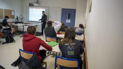 Cinq questions sur les 3 000 professeurs mobilisés en urgence dans les lycées
