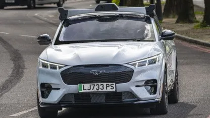 Autonomes Fahren: Wayve liefert Software für Mercedes-Benz