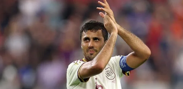 Barcelona faz nova proposta por Rodri, e Real se interessa por outro meia