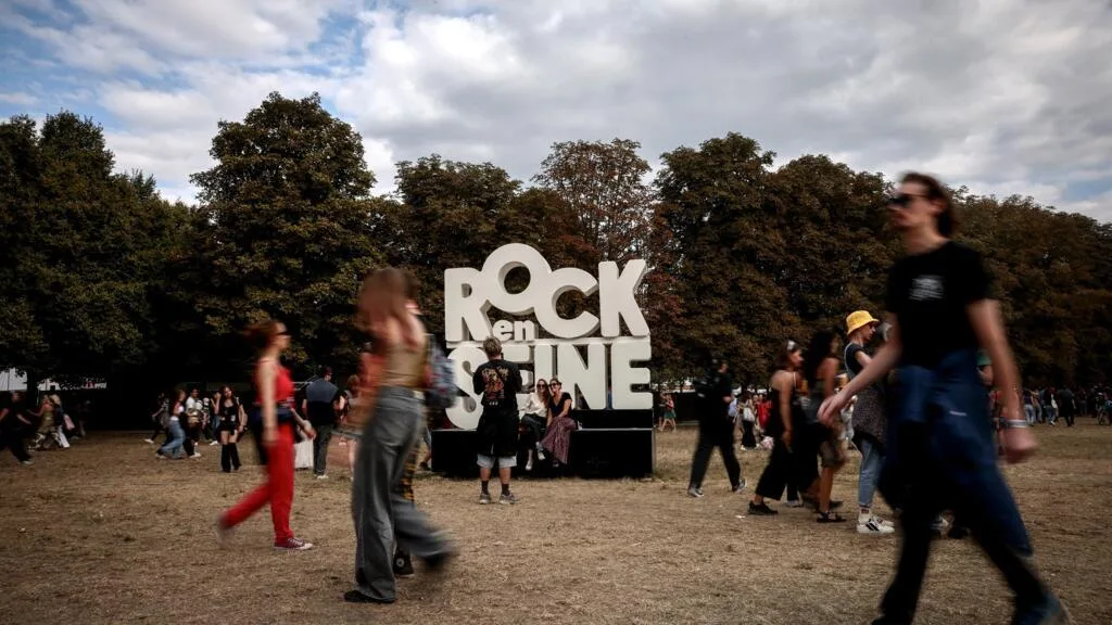 «Pas un seul week-end sans annulation»: le coup de chaud des festivals français, entre canicule et risques d'incendies
