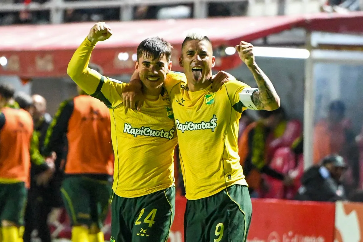Defensa y Justicia venció 2-0 a Unión en Santa Fe por una ráfaga de tres minutos (y una joya de Juan Gutiérrez)