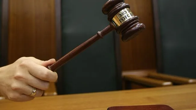 Дебошир из Новосибирска, чью квартиру штурмовали силовики, получил 3,5 года