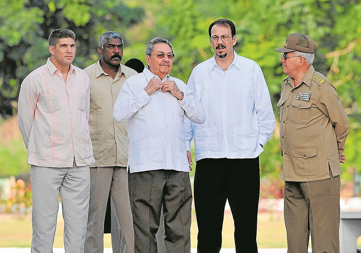 El auge del nieto de Raúl Castro remarca el mal americano de solo fiarse de la familia
