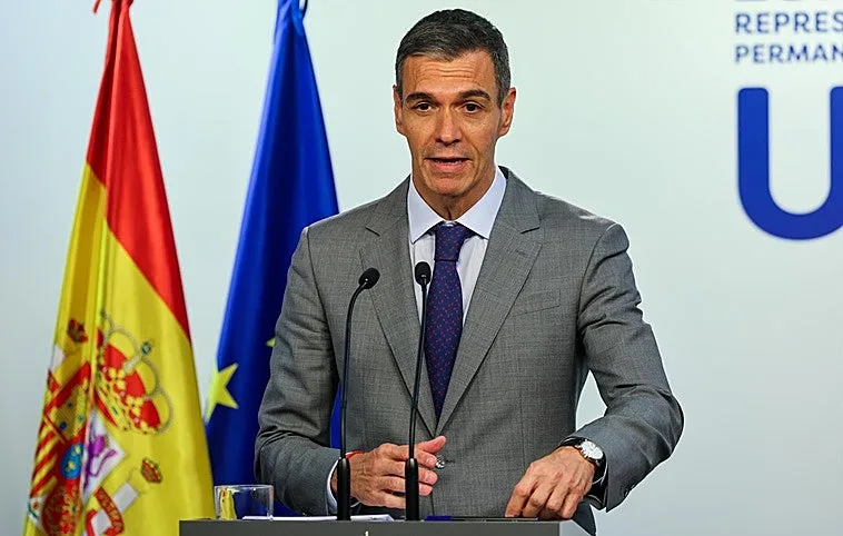 Pedro Sánchez, tras la dimisión de la portavoz del PSOE: «Montse estaba rota, la política algunas veces maltrata a algunas personas»