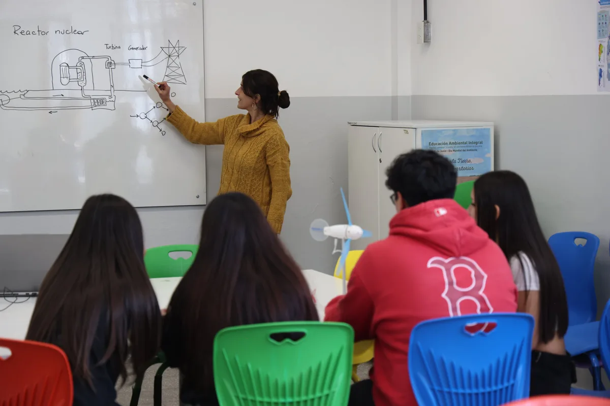 Energía y sustentabilidad: la secundaria porteña que abrió este año con una innovadora orientación y aún no tiene nombre