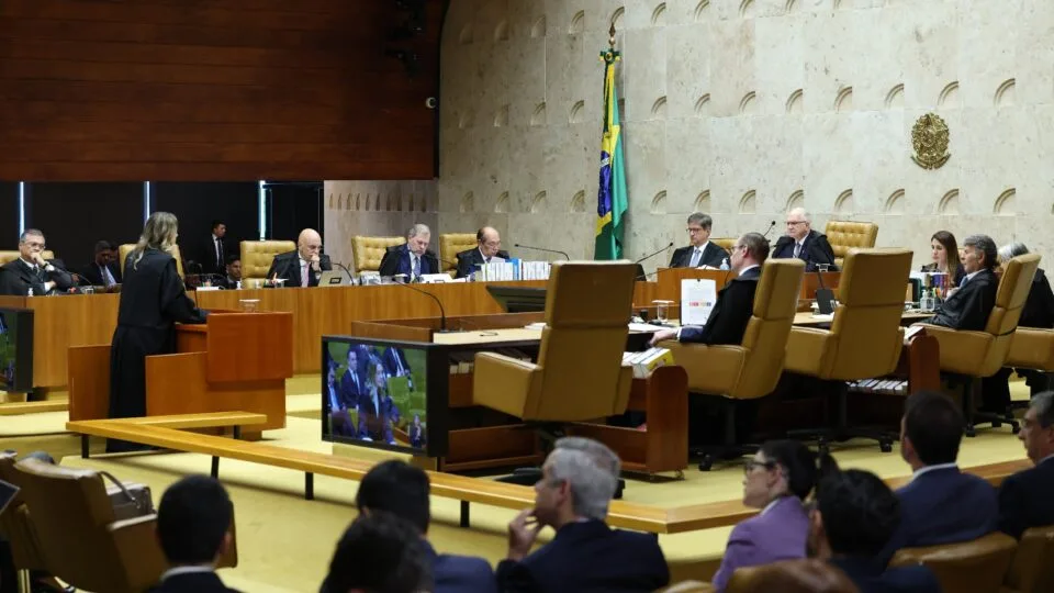 Clima de “salve-se quem puder”, diz advogada sobre STF