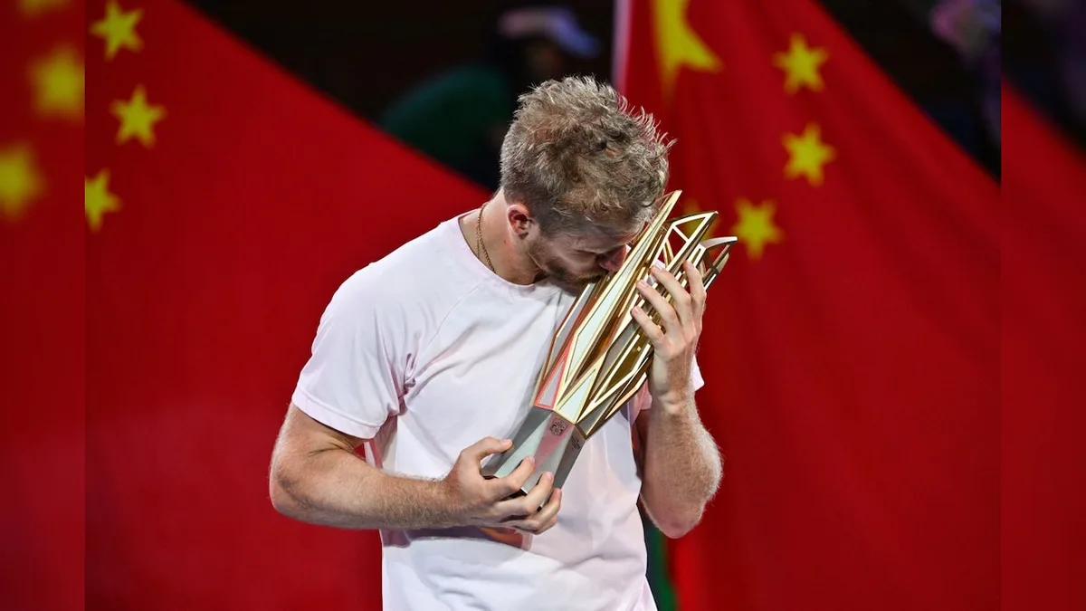 Alejandro Davidovich Fokina Rallies Past Rafael Jodar To Win First Masters 1000 Crown In Shanghai
