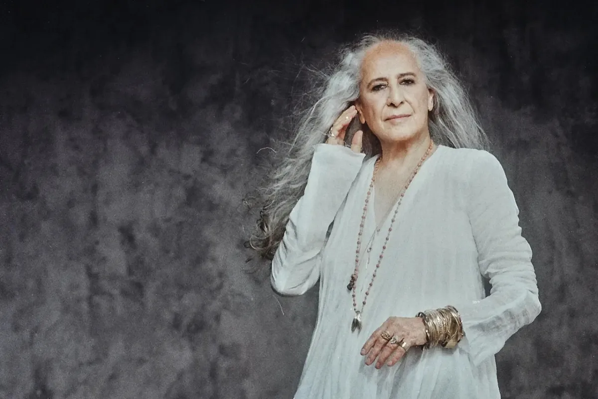 Maria Bethânia entra de vez na era dos festivais