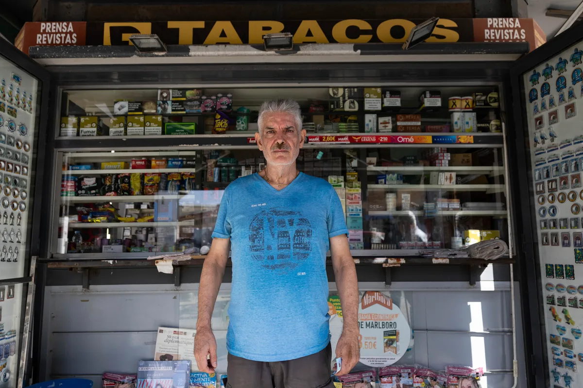 El peor agosto de los comerciantes de Ceuta: "Tuve que sacar una barra de hierro para proteger mi tienda"