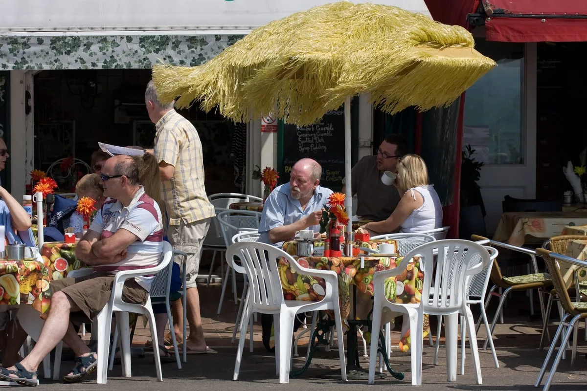 Business growth accelerates to four-month high amid hot weather boost