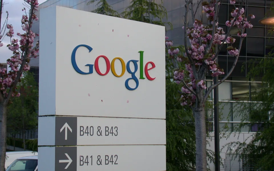 Google concorda pagar quase 600 milhões de euros por práticas anti concorrenciais