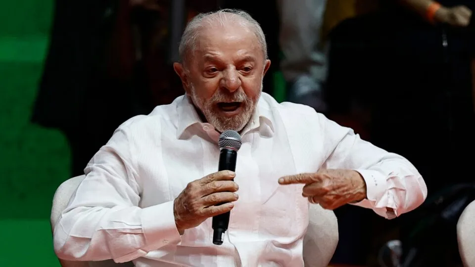 Lula rebate mensagens sobre amizade com Vorcaro e diz que é “amigo do povo”