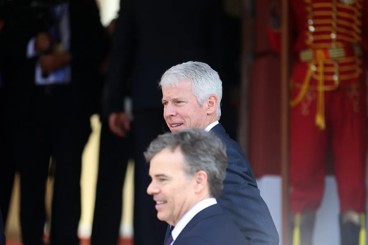 Chris Wright llegó al Palacio de Miraflores para sellar acuerdos petroleros