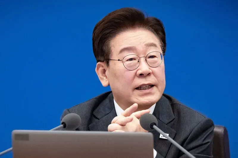 이 대통령 지지율, 반등 벽 못 넘어…SNS 소통 효과는